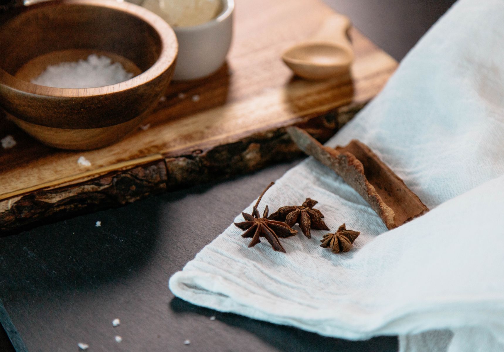 Zimtsterne auf Handtuch